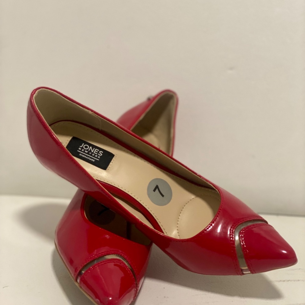 Red Heels - Picture 5 of 8
